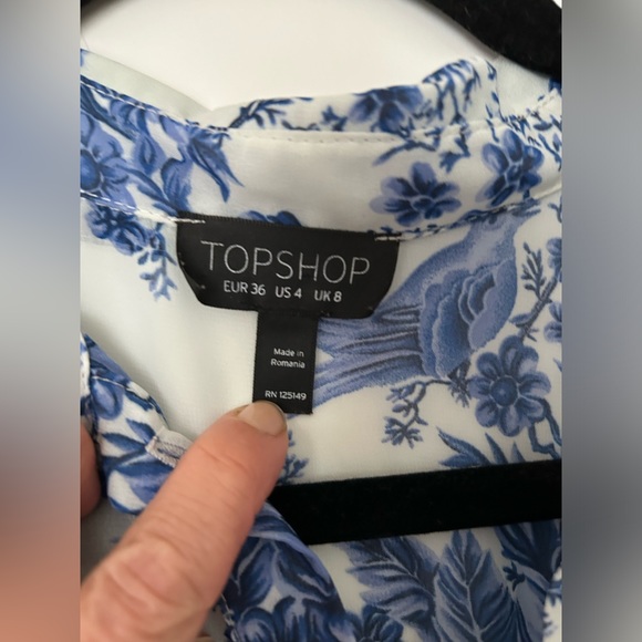TOPSHOP flowy blue and white blouse - Picture 2 of 3